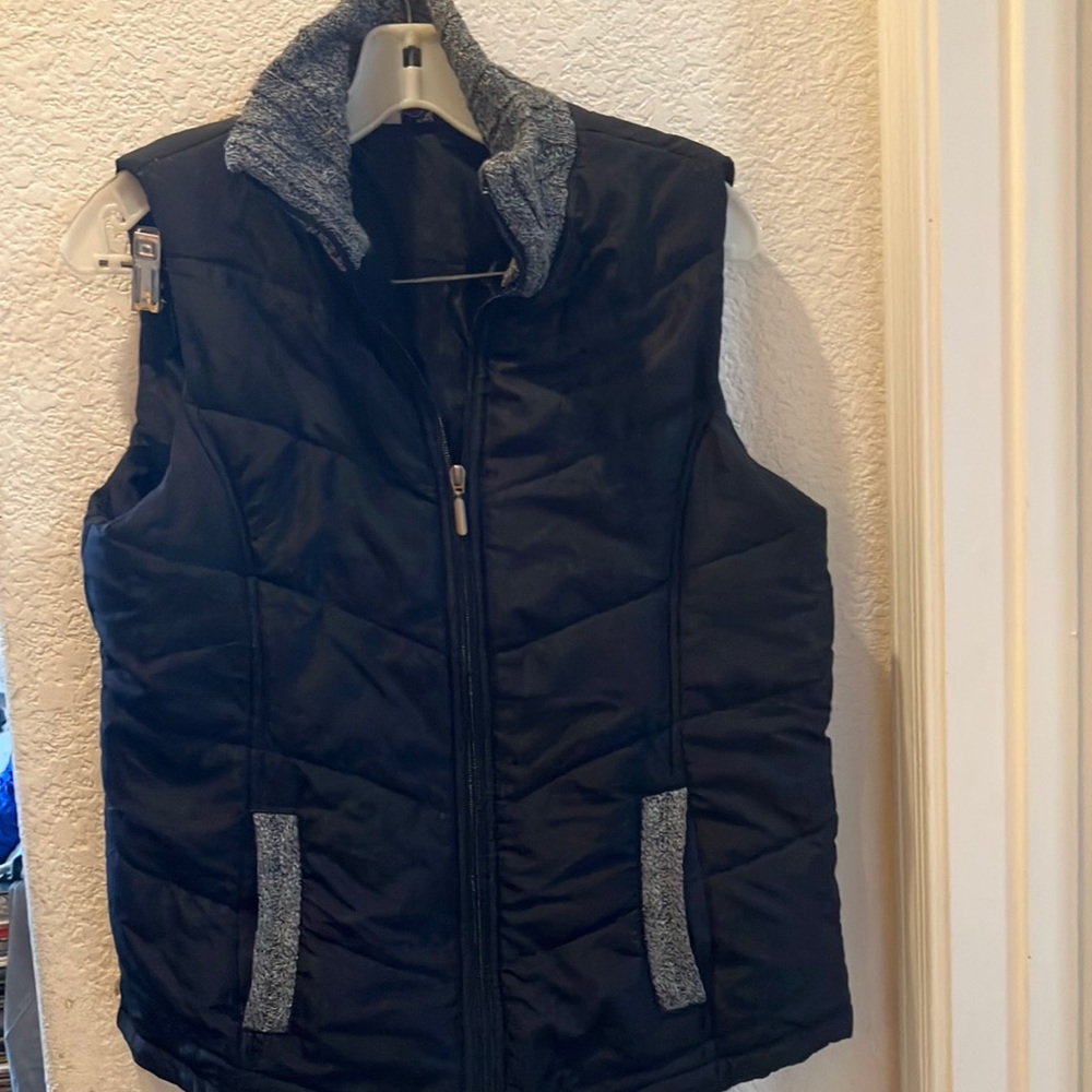 FINAL MARKDOWN Indigo puffer vest medium